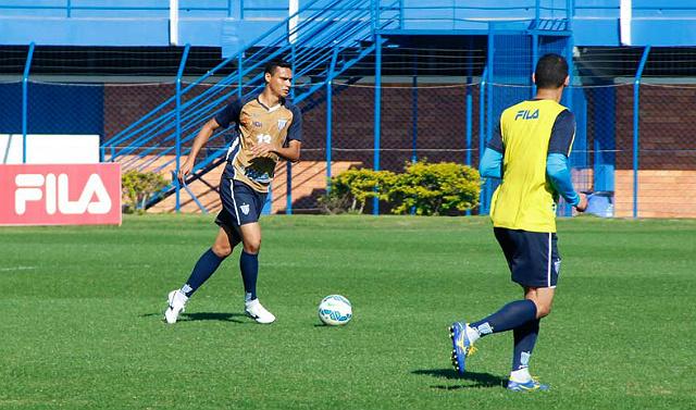 Para o zagueiro Jéci, é importante o Avaí saber ler o jogo diante do Atlético-PR, no próximo sábado