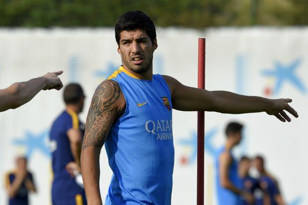 As chegadas de Neymar e do uruguaio Suárez acabaram empurrando Pedro para a reserva