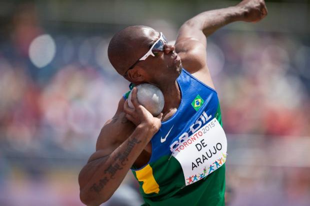 Luiz Alberto de Araújo foi a quarta melhor marca dos 100m (Foto: GEOFF ROBINS / AFP)