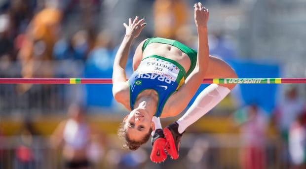 Mônica de Freitas falhou na marca de 1,80m (Foto: GEOFF ROBINS / AFP)