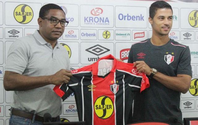 Ricardo Bueno chega por empréstimo até o final desta temporada (Foto: Assessoria de Imprensa do JEC)