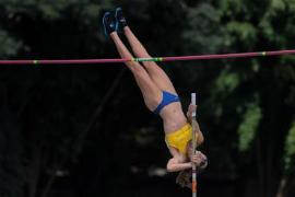Fabiana Murer tem 4,80m como melhor marca do ano