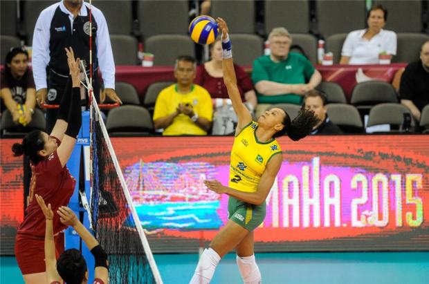 Juciely fez 17 pontos na vitória por 3 sets a 1 sobre a China