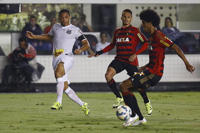 O Sport perdeu por 3 a 1 para o Santos e acabou eliminado na terceira fase da Copa do Brasil