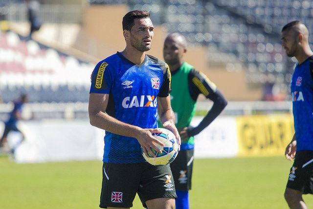 Titular e importante na campanha do título carioca, Gilberto perdeu espaço no elenco vascaíno