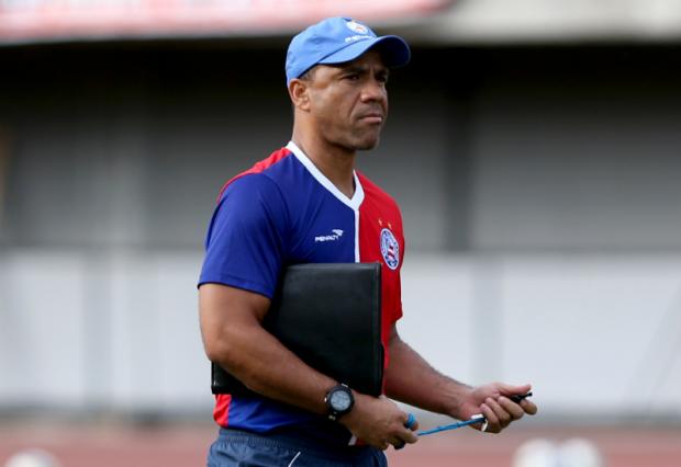 Técnico faz mistério enquanto avalia opções para formação a ser usada contra o Botafogo