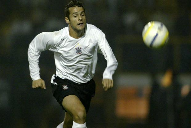 Atualmente aos 30 anos, o novo reforço do Grêmio iniciou sua carreira no Corinthians