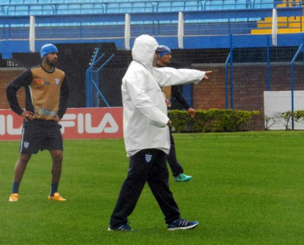 Kleina precisou mudar local dos treinos nesta sexta-feira por causa de chuva