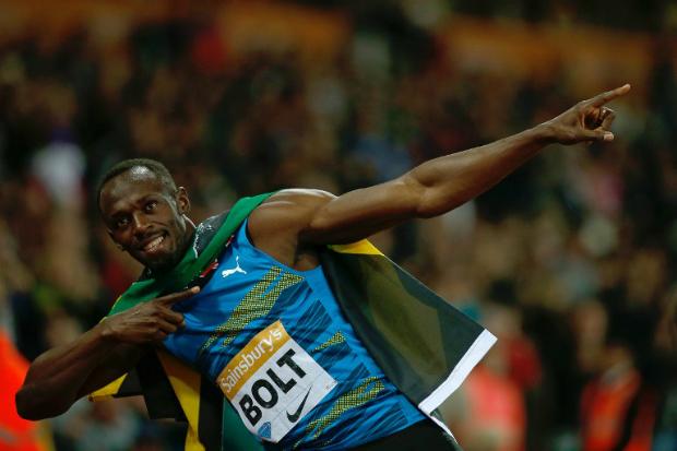 O recordista mundial comemorou o triunfo na Liga Diamante com a pose que eternizou no atletismo
