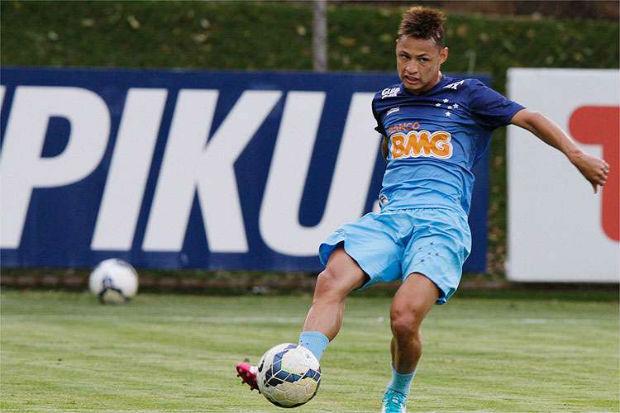 O atacante Neilton não conseguiu se destacar no Cruzeiro e será emprestado ao Botafogo (Foto: Washington Alves/Lightpress)