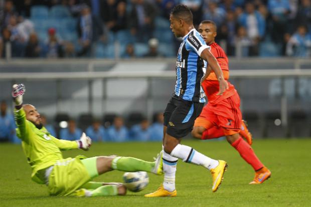 O Sport conseguiu deixar Porto Alegre com um ponto na mala graças à atuação do goleiro Danilo Fernandes