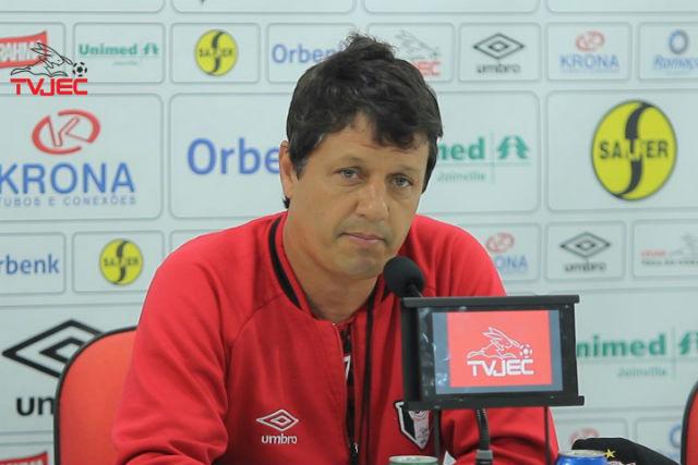 Após 50 dias no comando da equipe, Adilson Batista é demitido do Joinville (Foto: Assessoria de Imprensa do JEC)