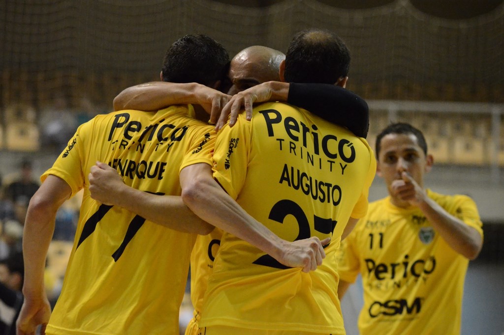 Catarinenses conseguiram o empate no apagar das luzes nesta terça (Foto: Divulgação)