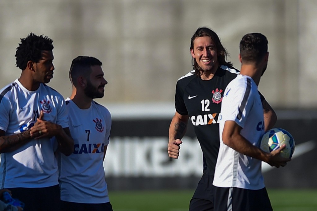 Cássio correu na tarde de quinta-feira e deverá voltar no clássico (foto: Djalma Vassão/Gazeta Press)