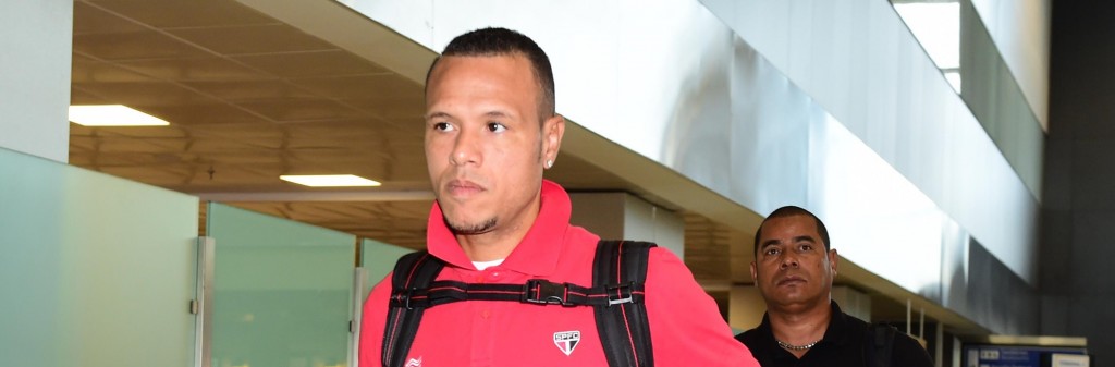 O atacante Luis Fabiano se lesionou e deu adeus aos gramados com a camisa tricolor (Foto: Djalma Vassão/Gazeta Press)