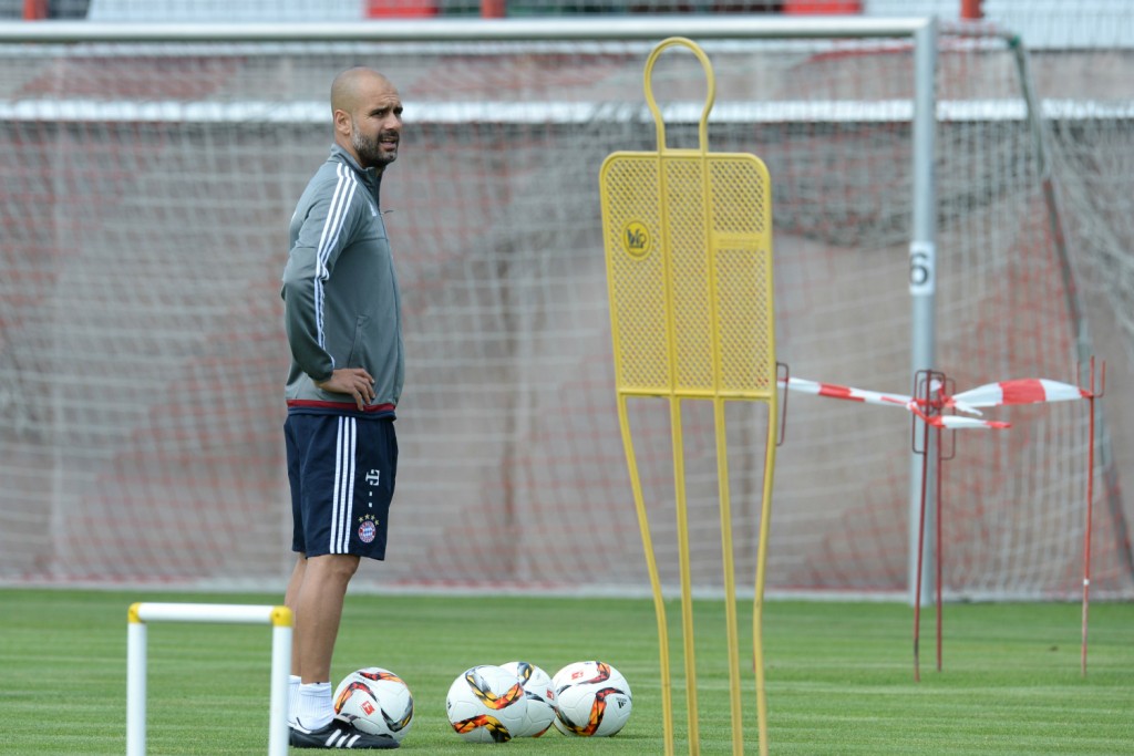 Com a cabeça no Bayern, Guardiola prefere não adiantar decisão sobre permanência ou saída antes do final de seu contrato (Foto: Christof Stache/AFP)