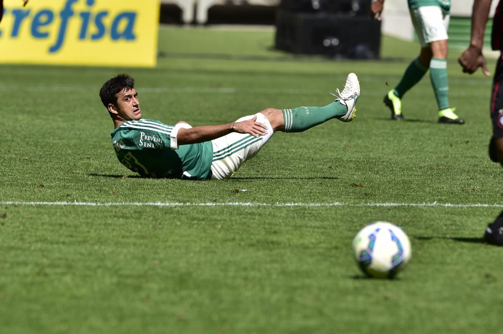 Palmeiras não jogou bem na partida que interrompeu longa série invicta (Foto: Fernando Dantas/Gazeta Press)