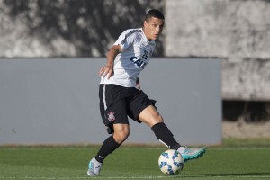 O Corinthians bota fé no futebol de Guilherme Arana (foto: Daniel Augusto Jr. - 30/7/15)