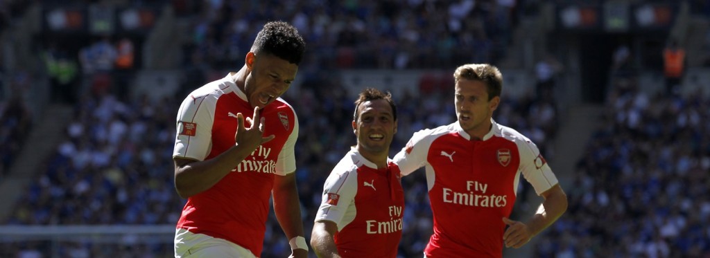 Alex Oxlade-Chamberlain comemora o gol do título do Arsenal sobre o Chelsea, pela Supercopa da Inglaterra (Foto: Ian Kington/AFP)  -- NOT FOR MARKETING OR ADVERTISING USE / RESTRICTED TO EDITORIAL USE --