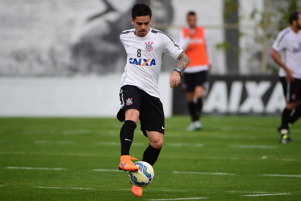 Lateral direito do Corinthians não acompanhou o discurso de "ódio" de Elias (foto: Djalma Vassão/Gazeta Press)