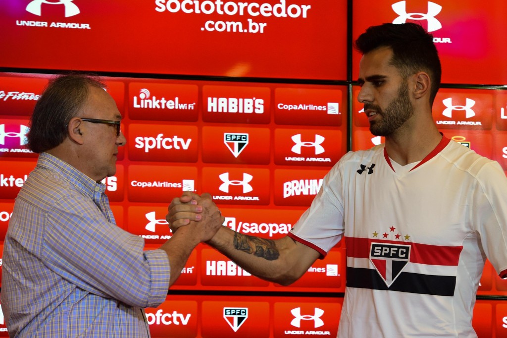 Foi o próprio zagueiro quem negociou o seu contrato com o São Paulo (foto: Djalma Vassão/Gazeta Press)