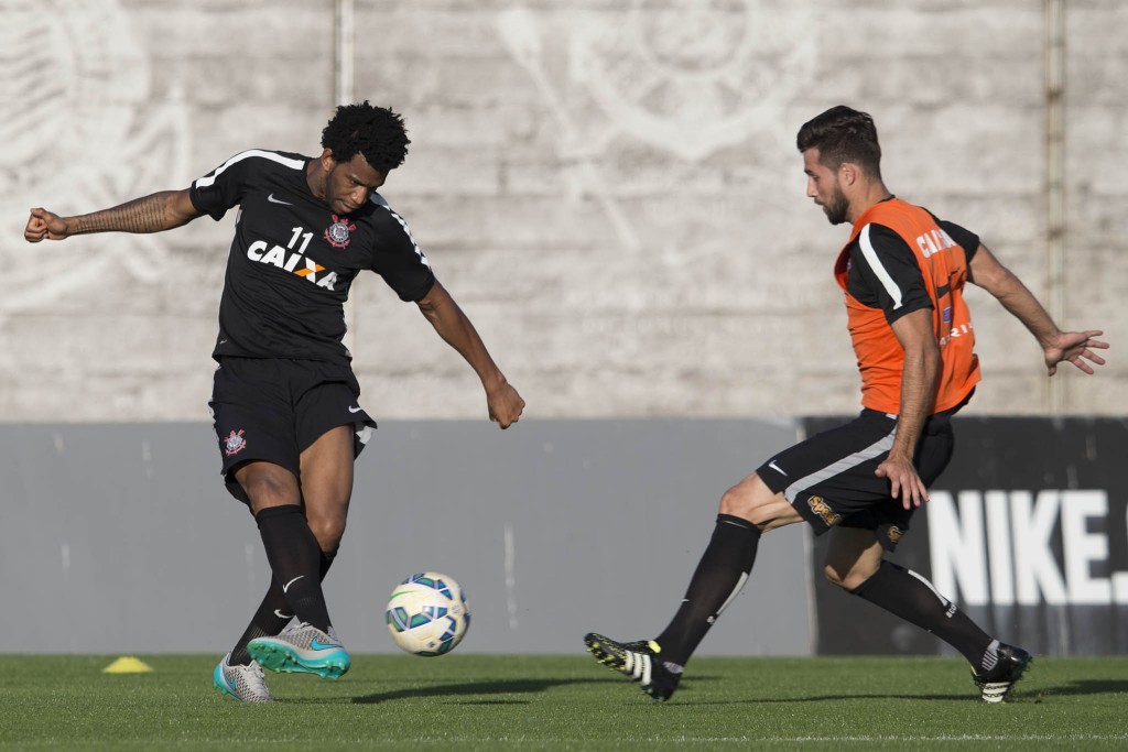 Gil bota fé no sucesso do companheiro Felipe (foto: Daniel Augusto Jr./Agência Corinthians)