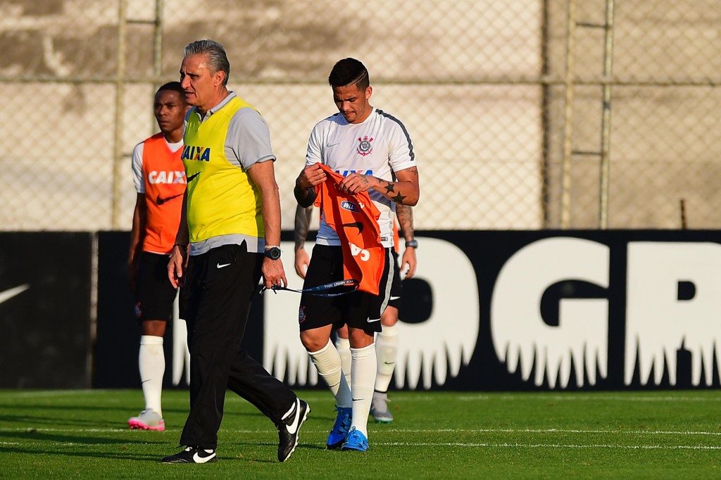 Luciano se coloca à disposição de Tite para atuar "em qualquer lugar" do meio para frente (Foto: Sergio Barzaghi/Gazeta Press)