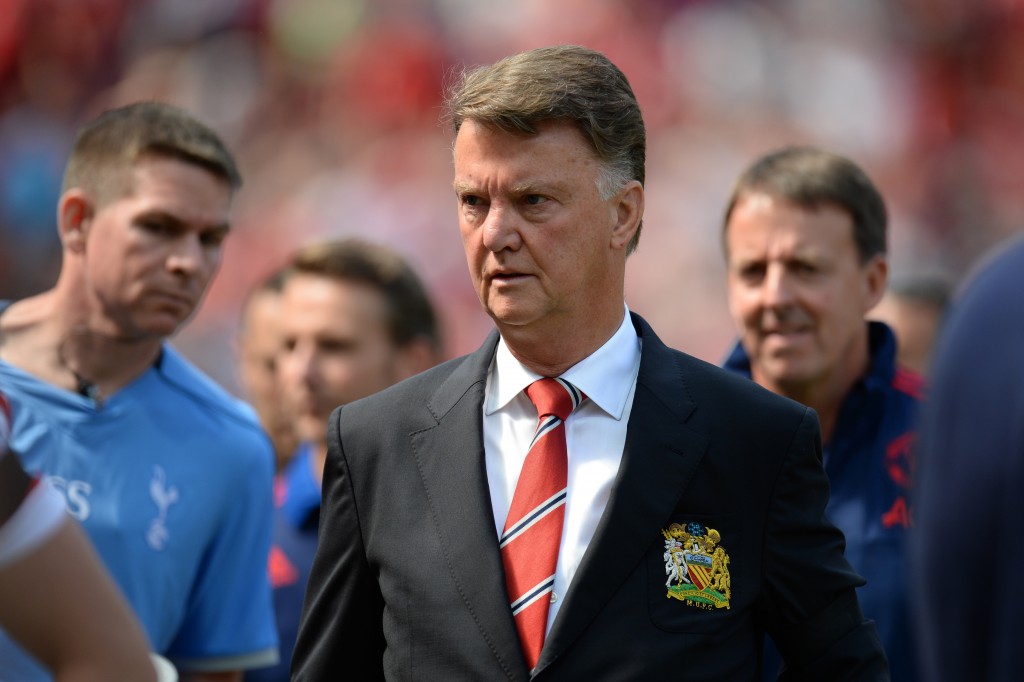 Aniversariante do dia, Van Gaal diz que United mereceu vitória em casa (Foto: Oli Scarff/AFP)