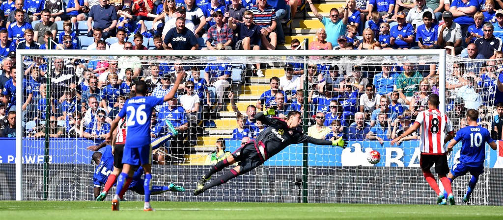 Leicester fez a estreia no Campeonato Inglês goleando o Sunderland por 4 a 2 (Foto: Ben Stansall/AFP)