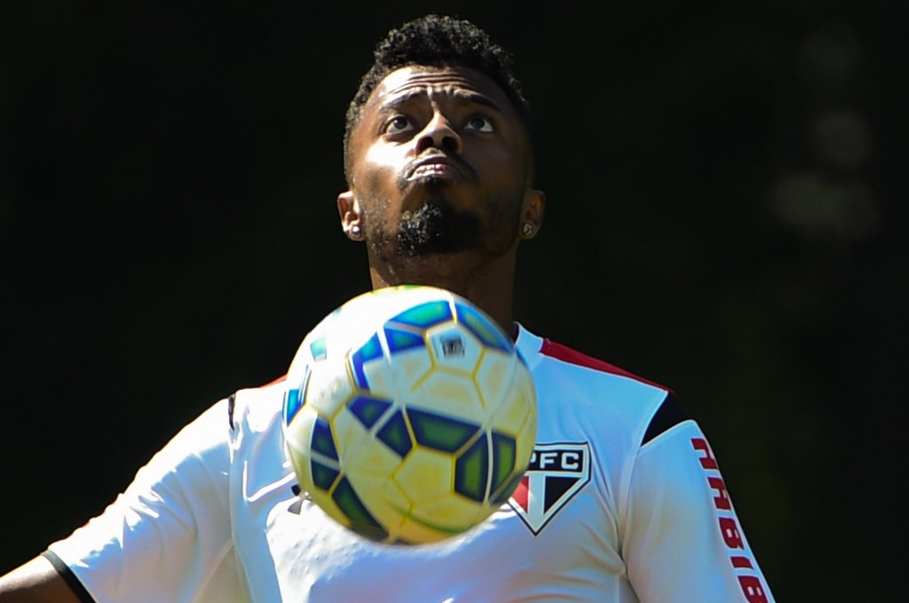 Michel Bastos foi titular em todas as partidas comandadas por Osorio (Foto: Djalma Vassão/Gazeta Press)