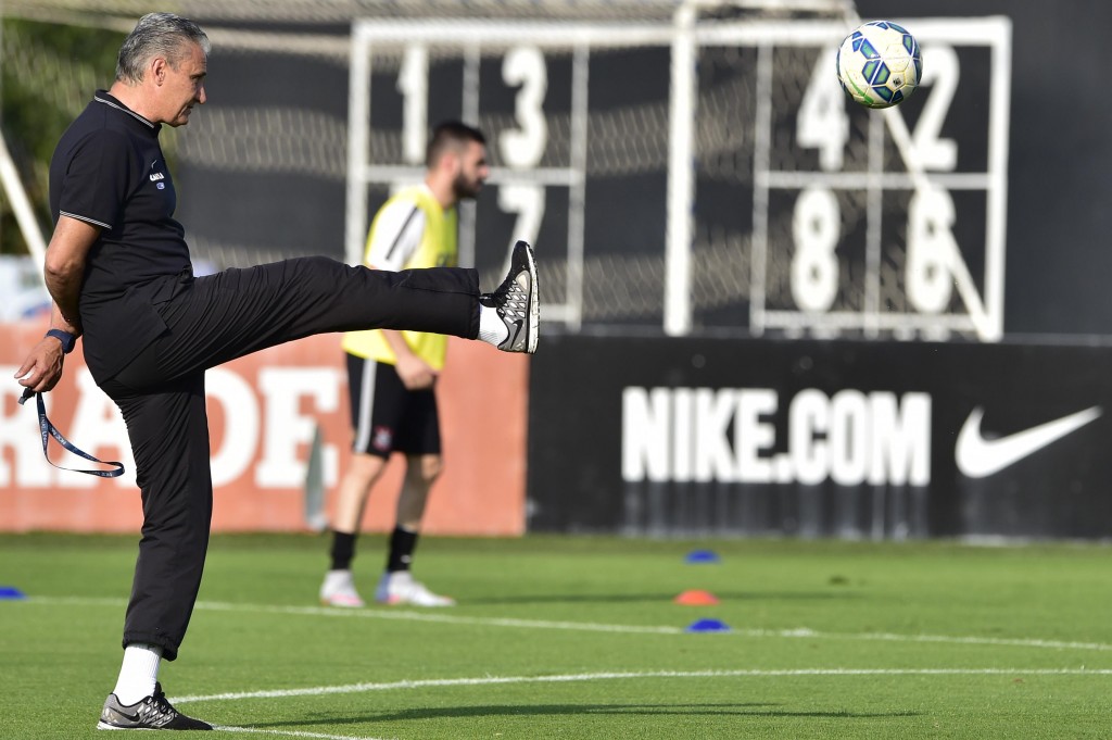 Tite vai contar com Renato Augusto, mas seguiu com Cássio como dúvida para o Majestoso (foto: Fernando Dantas/Gazeta Press)