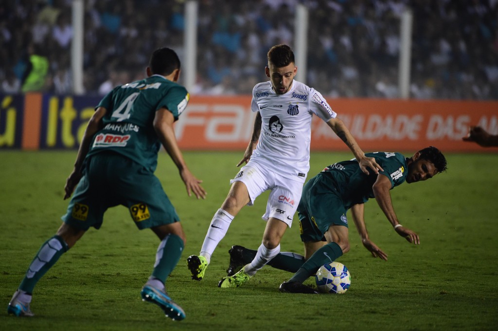Lucas Lima foi um dos que pediram cautela ao Santos após a vitória sobre o Coritiba (foto: Djalma Vassão/Gazeta Press)