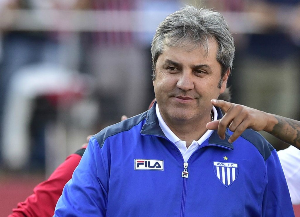 O treinador não viu motivo para expulsão na partida contra o Fluminense (Foto: Fernando Dantas/Gazeta Press)