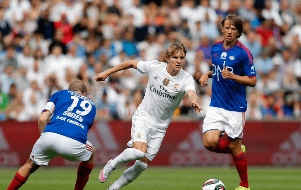 Odegaard atuou em seu páis, mas não conseguiu fazer o Real chegar à vitória. (Foto:Divulgação/Site Oficial)