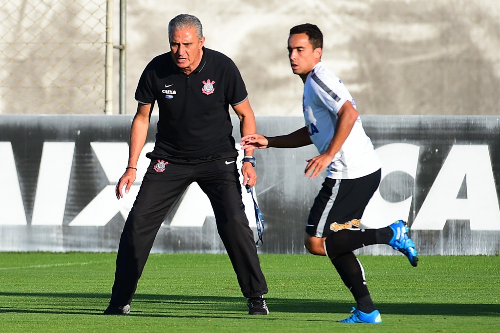 Tite conta com boa fase de Jadson para voltar a vencer (foto: Sergio Barzaghi/Gazeta Press)