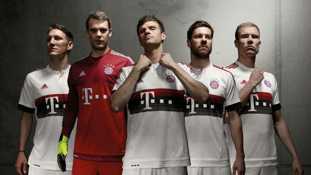 Uniforme número dois do Bayern de Munique muito semelhante ao do Flamengo (Foto: Divulgação)