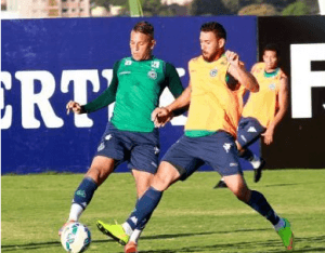 Elenco esmeraldino treina focado para buscar vitória contra Chape (Foto: Divulgação/ Goiás EC)