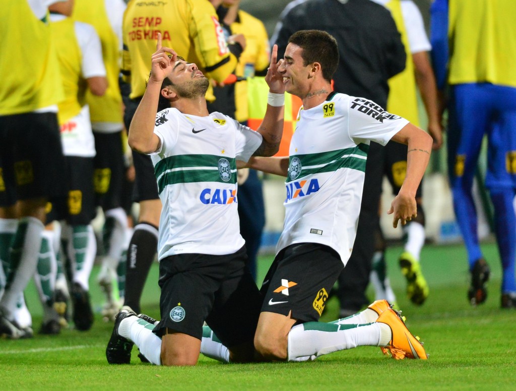 O Coritiba pretende usar a vitória sobre o Palmeiras como motivação para reagir (Foto: Jason Silva/Gazeta Press)