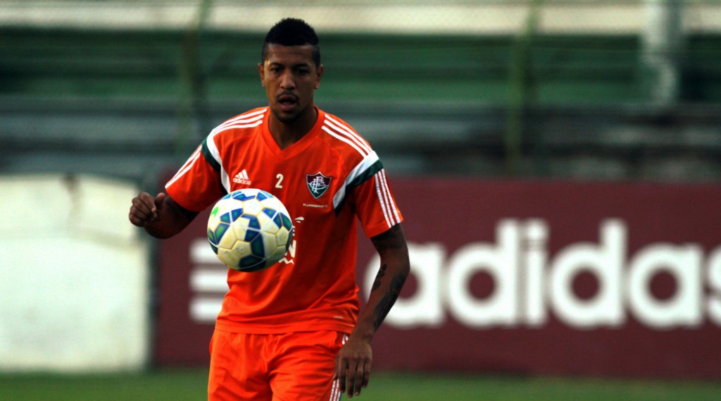 O zagueiro Antônio Carlos foi expulso por xingar o assistente na partida contra o Inter (Foto: Nelson Perez/Fluminense)