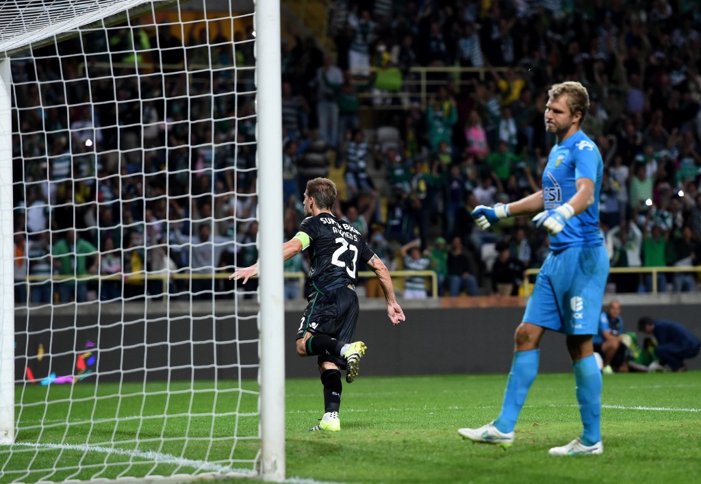 Pênalti no último minuto garantiu triunfo do Sporting sobre o Tondela na estreia do Campeonato Português (foto: AFP)
