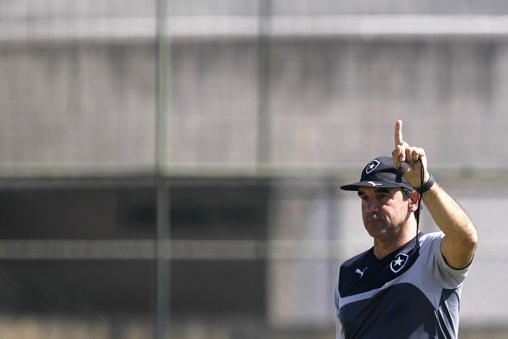 Ricardo Gomes mira vice-liderança em briga com América-MG no topo da tabela (Foto: Vitor Silva/SSPress)
