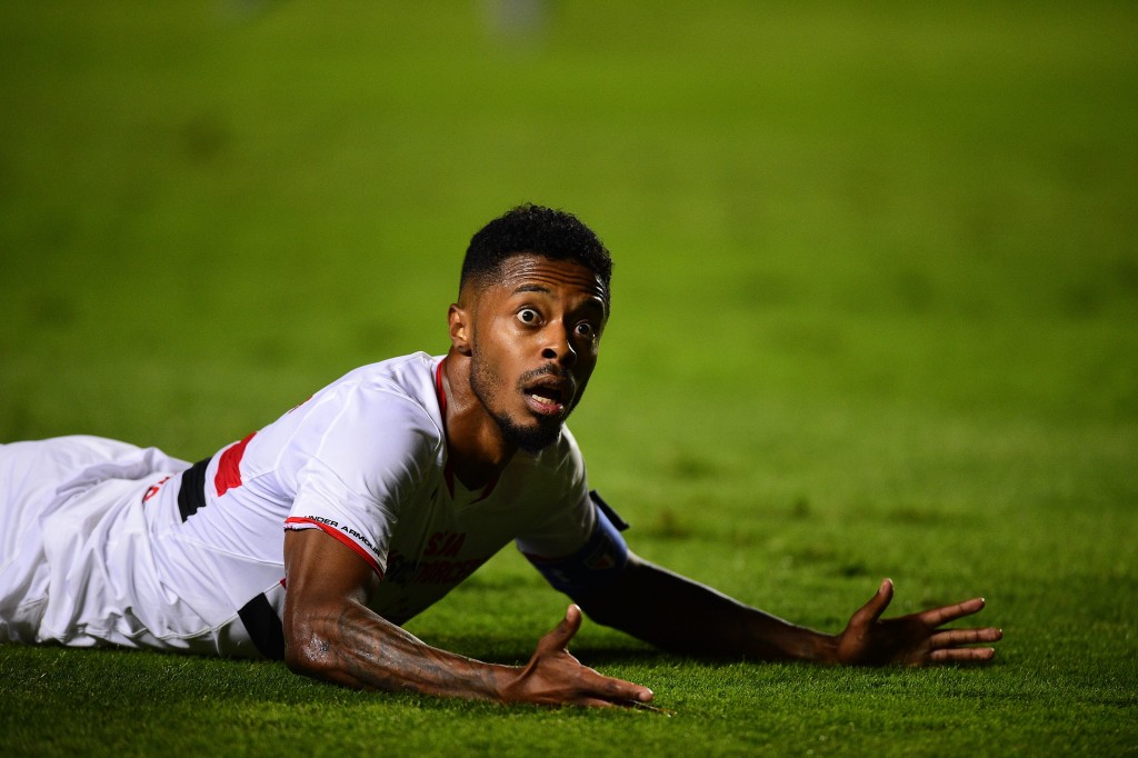 Michel Bastos cobrou o São Paulo de cabeça erguida nos seus próximos compromissos (foto: Sergio Barzaghi/Gazeta Press)