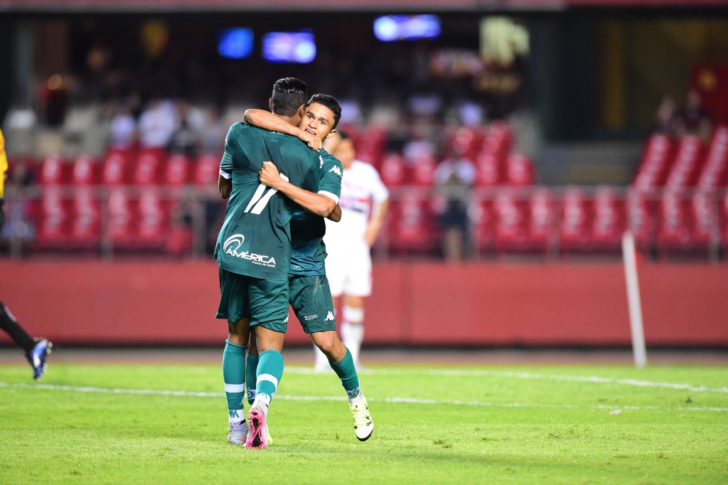 Goiás apostou nos contra-ataques e foi bem-sucedido, criando uma série de chances de gol (foto: Sergio Barzaghi/Gazeta Press)