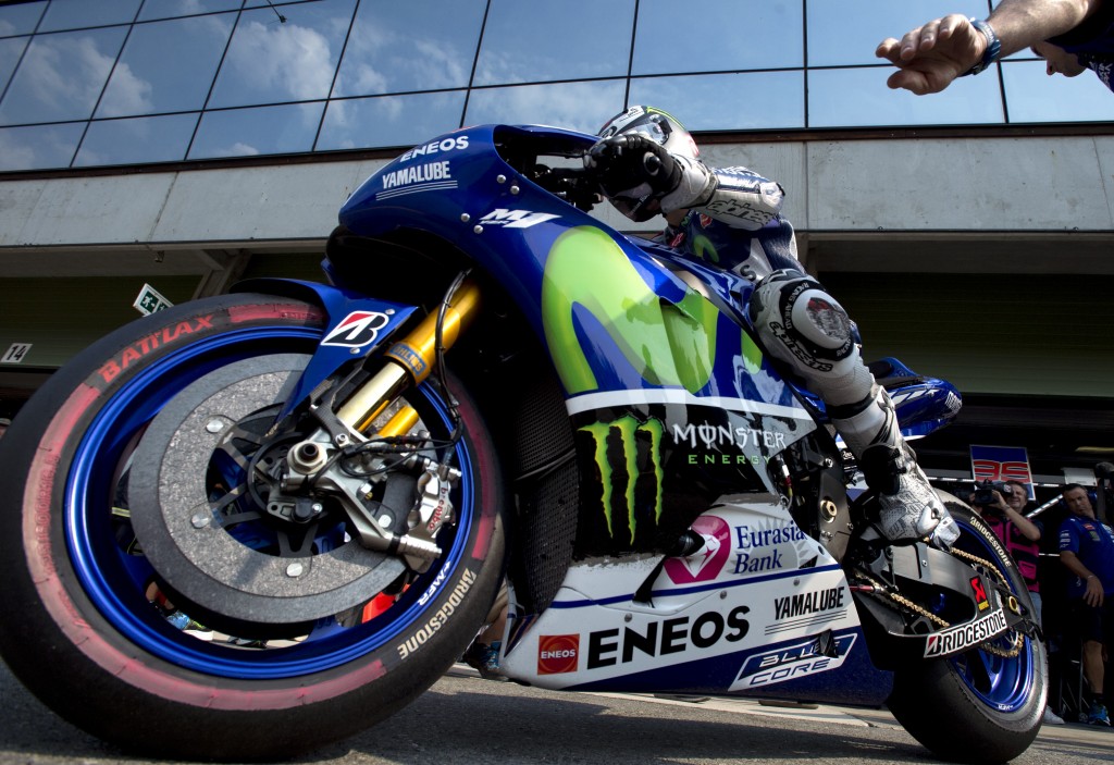 Lorenzo andou na frente uma vez mais no autódromo de Brno (Foto: JOE KLAMAR/AFP)
