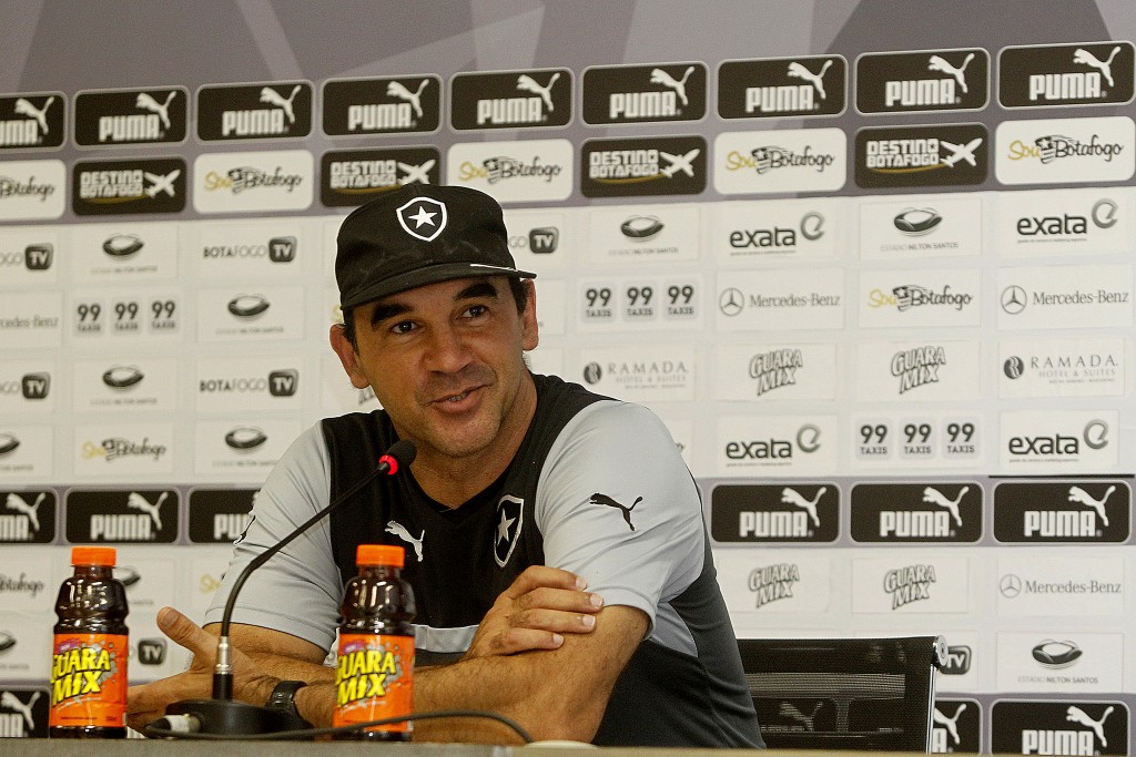 Ricardo Gomes projeta um segundo turno complicado e pede que ritmo continue progredindo (Foto: Vitor Silva/Botafogo FR)