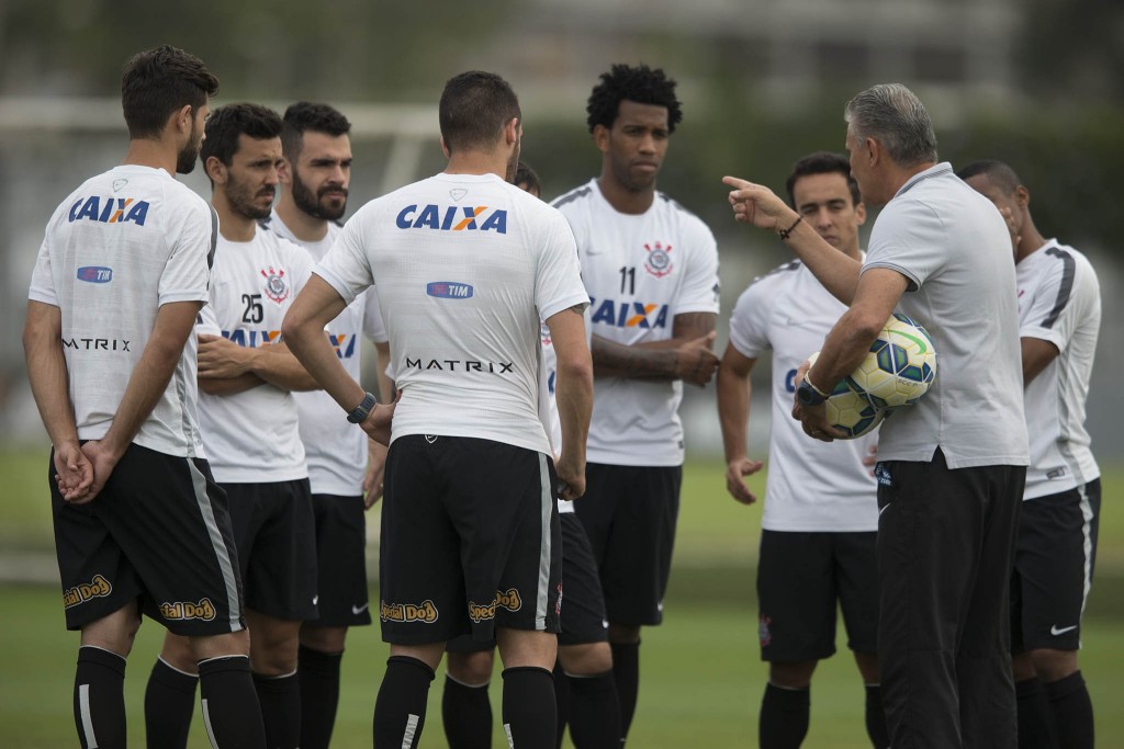 Tite vai usar todos os seus titulares no duelo com o Santos (foto: Daniel Augusto Jr./Agência Corinthians)