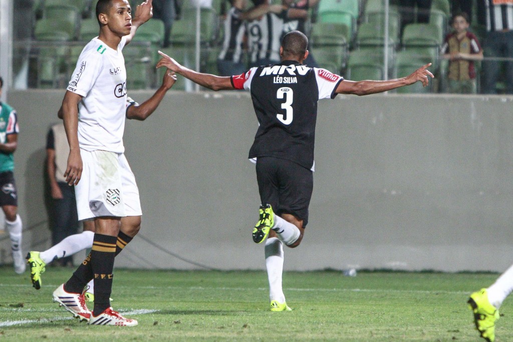 Leonardo Silva empatou para o Atlético aos 48 minutos do segundo tempo (Foto: Bruno Cantini/Atlético-MG)