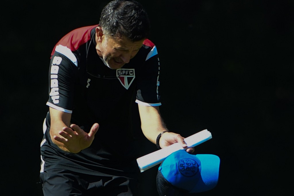 Após assumir a sua parcela de culpa, técnico também chiou dos jogadores (foto: Djalma Vassão/Gazeta Press)