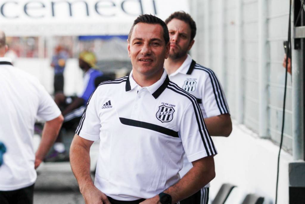 Doriva reconheceu que o elenco da Ponte Preta não possui peças suficientes para disputar dois torneios (Foto: Victor Hafner/PontePress)