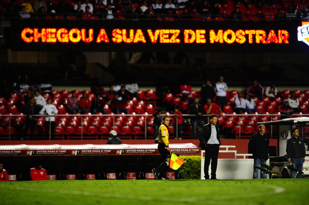Técnico colombiano já é cobrado para apresentar melhores resultados no São Paulo (foto: Sergio Barzaghi/Gazeta Press)